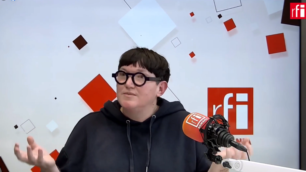 Despre expoziția colectivă Agir dans on lieu, la Galeria Anca Poterașu