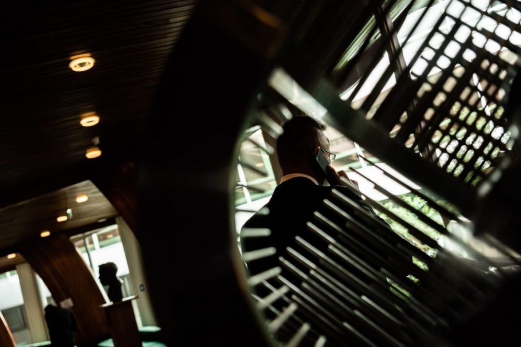 Doi foşti şefi ai serviciilor de informaţii poloneze, inculpaţi pentru că ar fi utilizat Pegasus