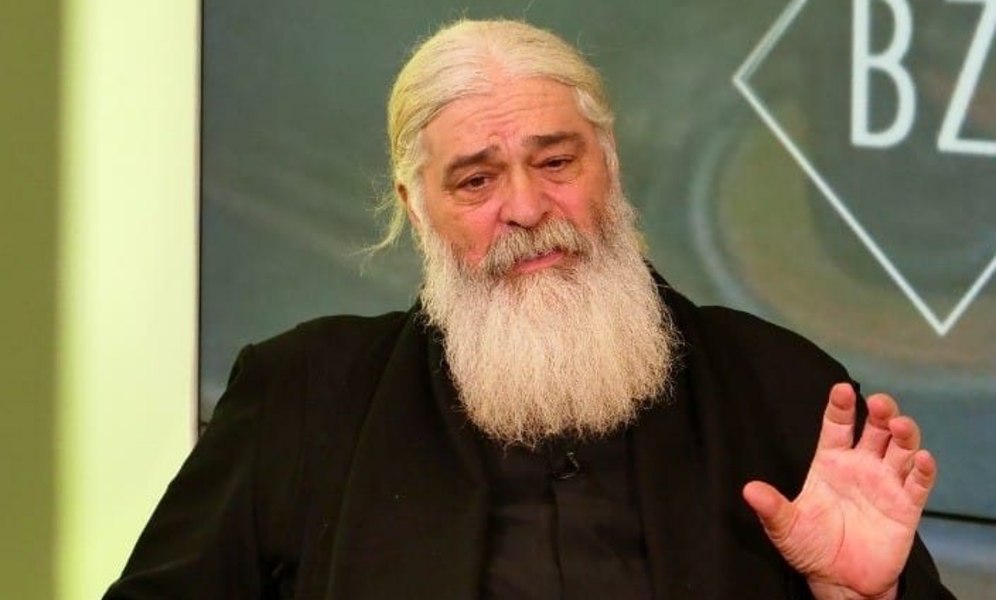 „Dojană duhovnicească”. Cum se apără preotul Calistrat, amendat de CNCD pentru declarații discriminatorii la adresa femeilor