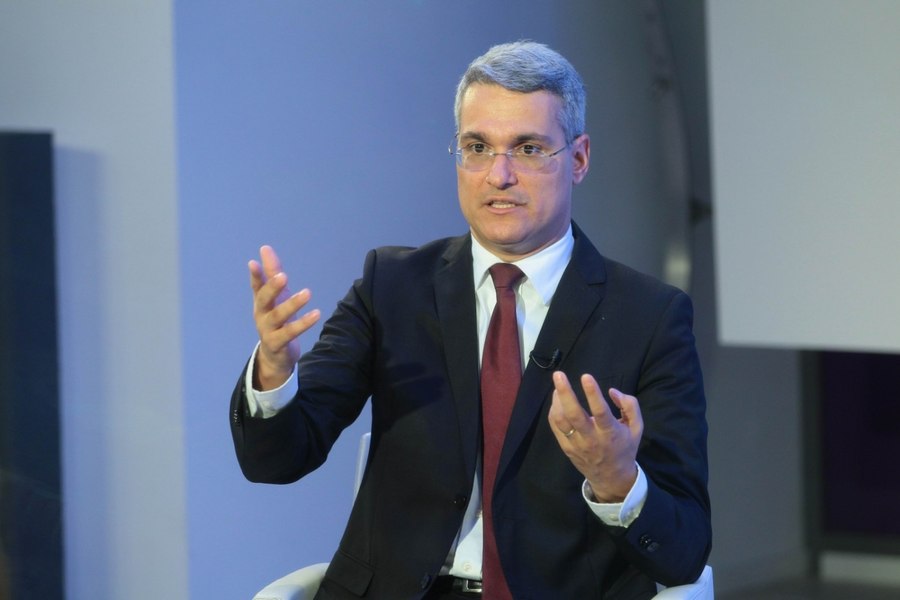 Dragoș Pîslaru, ministrul Investițiilor și Proiectelor Europene, vine la Interviurile Adevărul