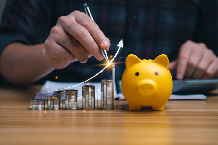 Economisire vs. investiţii. Cum răspund cinci tineri?