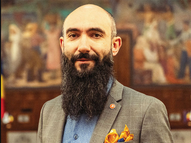 Educaţie pentru liderii de business din consilii de administraţie: companiile mizează tot mai mult pe profesionalizarea boardurilor. Vasile Strat, Bucharest Business School: Companiile româneşti trebuie să devină din ce în ce mai bune şi, pe lângă partea executivă, această parte de consiliu de administraţie devine din ce în ce mai importantă