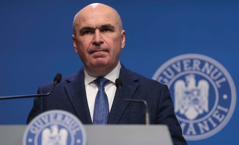 „Este un fals”. Bolojan respinge acuzația că România ar susține Ucraina cu sume mari, sacrificându-i pe români