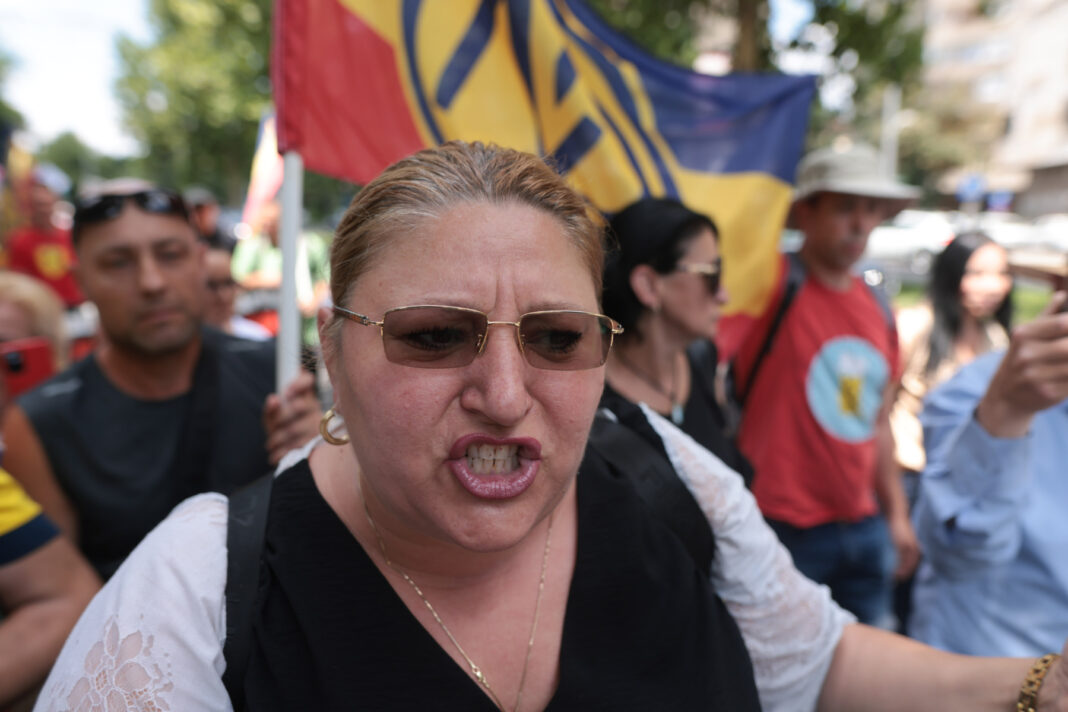 Eurodeputata Diana Şoşoacă, la un pas de ridicarea imunității / A fost chemată  la audieri în Comisia pentru Afaceri Juridice a Parlamentului European / Parchetul General a cerut să-i fie ridicată imunitatea pentru a fi anchetată pentru mai multe infracțiuni, printre care propagandă legionară