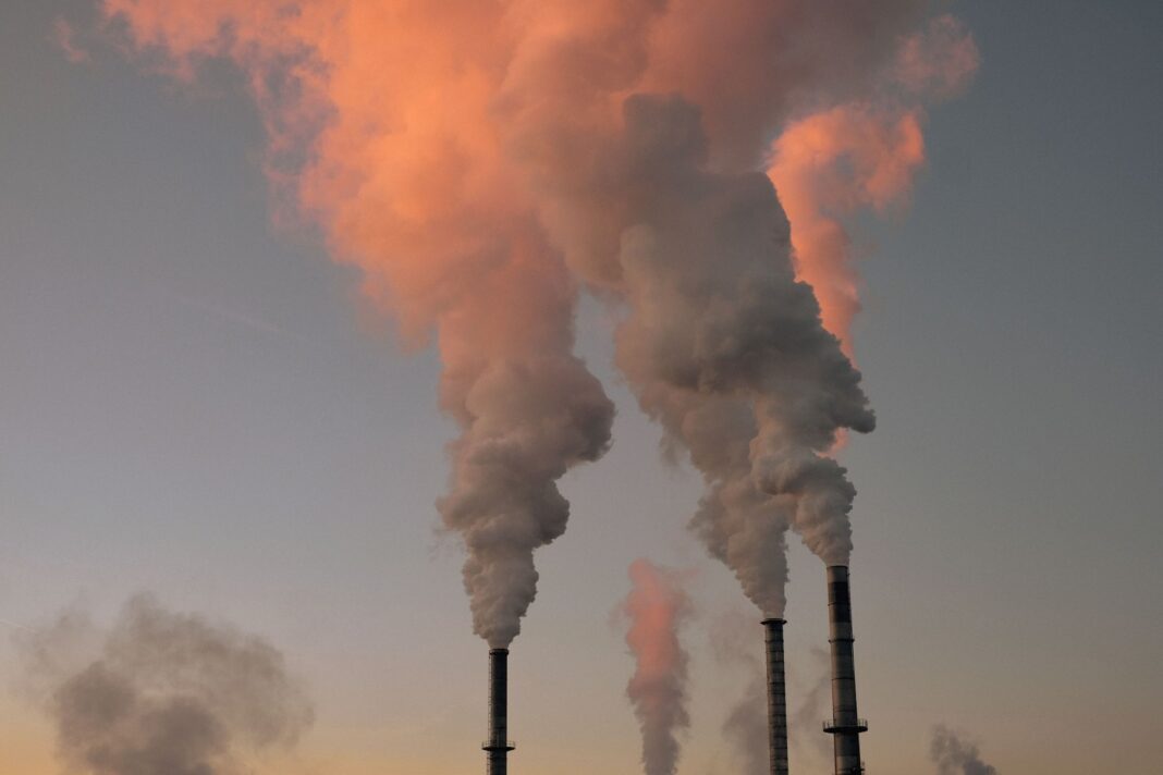 Eurodeputaţii adoptă obiectivul climatic al UE pentru 2040: o reducere cu 90% a emisiilor de gaze cu efect de seră faţă de nivelurile din 1990
