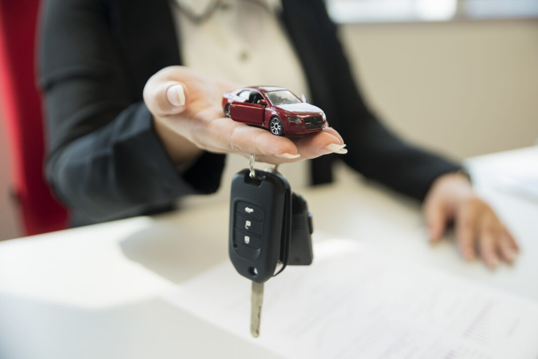EXCLUSIV TechRider: Declinul puternic al pieței auto a lovit mai dur persoanele fizice decât firmele / APIA explică ce factori influențează decizia de cumpărare
