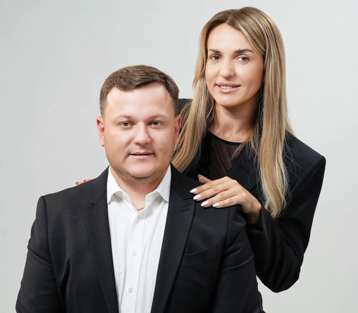 Familia Vetrilă de peste Prut dezvoltă reţeaua de clinici dentare Smile Dent Team în România şi are trei unităţi pe piaţa locală. În 2025, grupul Smile Dent Team a ajuns la 15 mil. euro în România, afaceri cumulate din clinicile şi laboratoarele dentare de pe piaţa locală