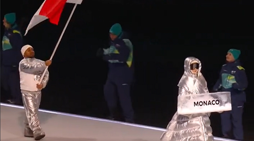 Faza zilei la JO: Un voluntar a purtat steagul Monaco la festivitatea de deschidere