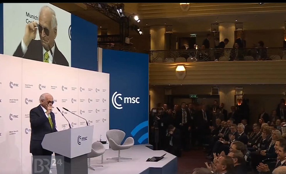 Gluma la adresa lui Macron făcută în deschiderea Conferinţei de securitate de la Munchen