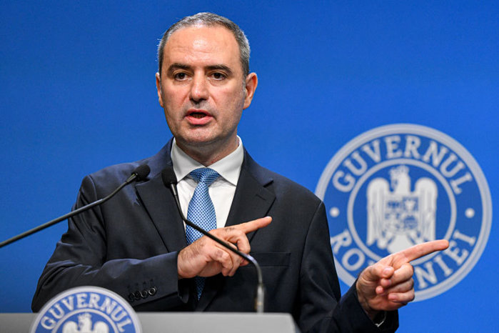 Guvernul a prezentat mult-aşteptatul pachet de măsuri de relansare economică: scheme de ajutor investiţii în industria prelucrătoare, cercetare şi dezvoltare, apărare, pentru valorificarea materiilor prime, pentru creşterea competitivităţii mediului de business la nivel regional şi pentru încurajarea investiţiilor românilor care se întorc din diaspora