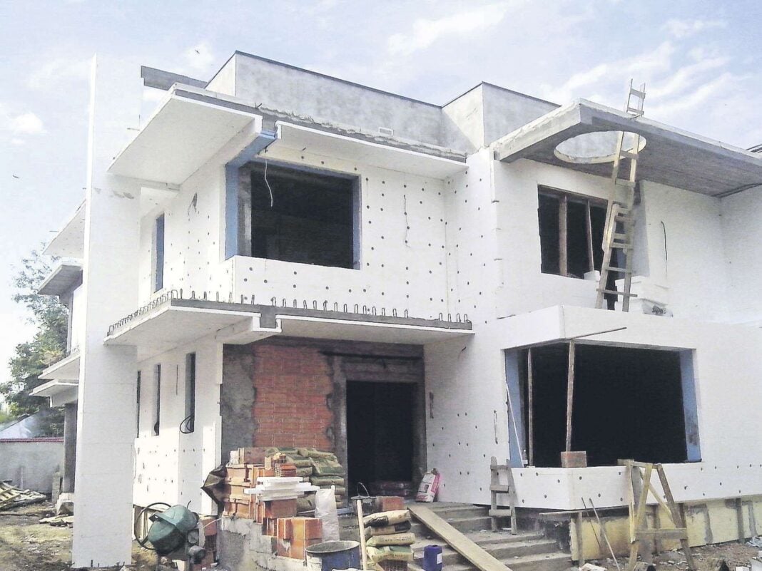 Guvernul face un pas înapoi: impozitul dublu pentru construcțiile fără autorizație, eliminat din ordonanța finală