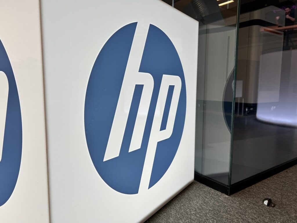 HP provoacă reacții în lumea tehnologiei cu noile abonamente pentru laptopuri / Analiză The Verge: „Sunt o afacere excelentă … pentru HP”