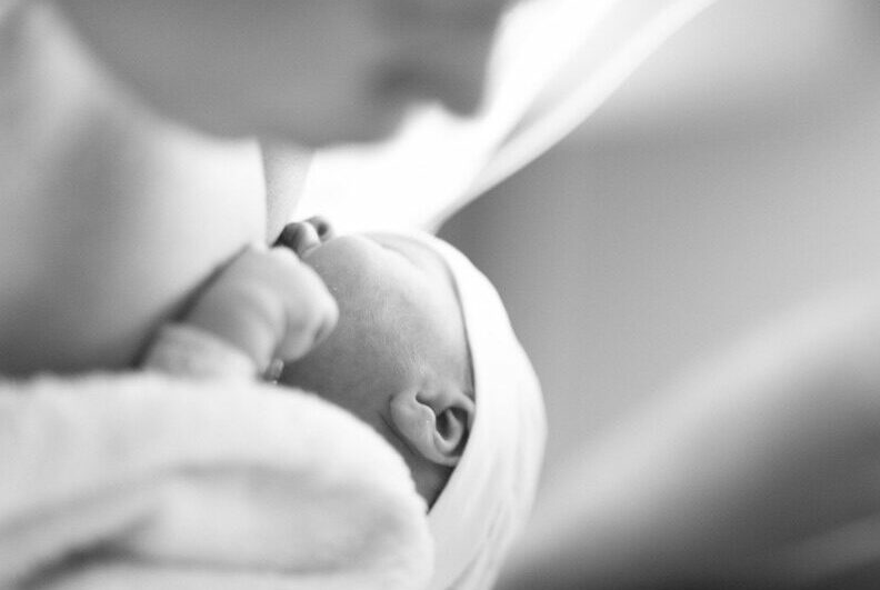 Iașul a înregistrat cel mai mic număr de nașteri din ultimii 100 de ani / De 11 ani numărul nou-născuților scade continuu / Posibile cauze: ”Sărăcirea populației și exodul tinerilor către străinătate”