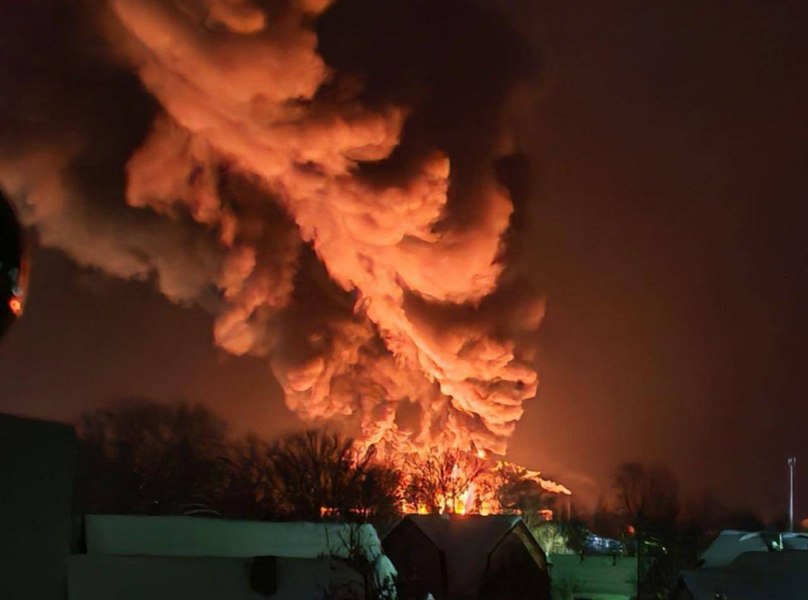 Imagini din satelit arată plase anti-drone peste rezervoarele de combustibil din Rusia