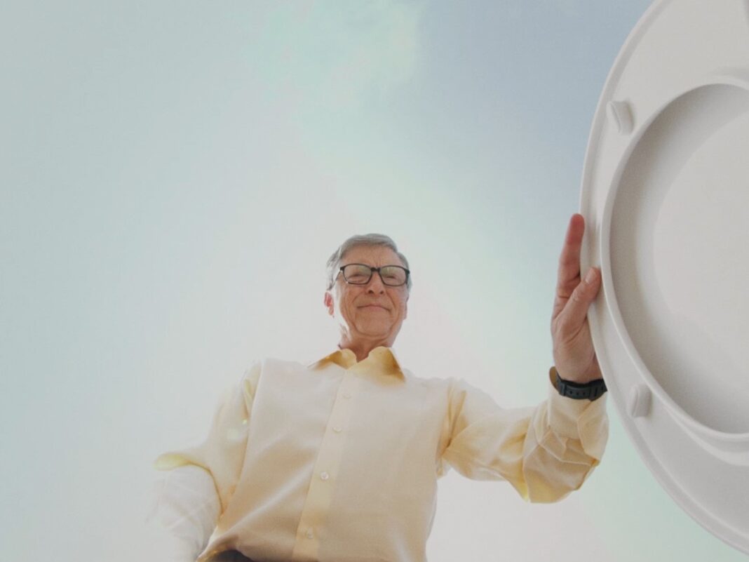 Îndemnat de fosta lui soţie să ofere explicaţii, Bill Gates spune că ”regretă fiecare minut” petrecut cu Epstein