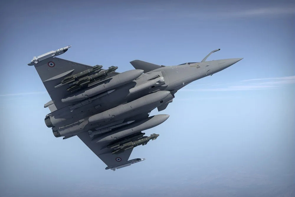 India anunță că va achiziţiona peste 100 de avioane de luptă franceze Rafale