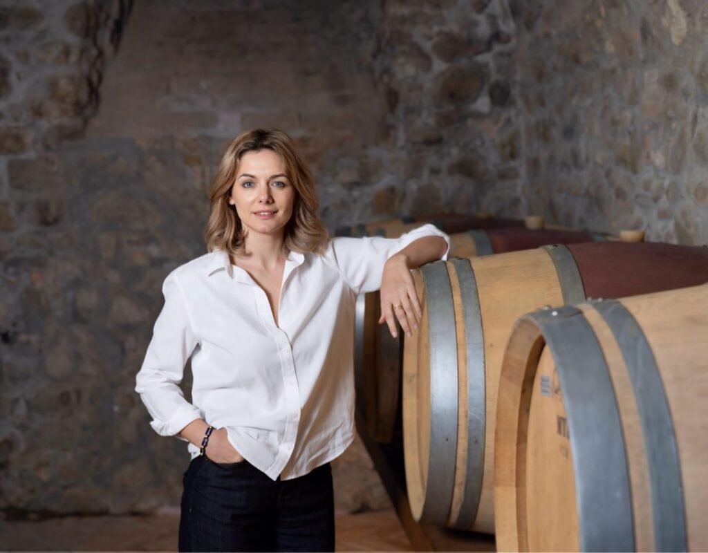 INTERVIU | De ce vinul românesc rămâne invizibil în străinătate? Marinela Ardelean (critic de vin şi autor): „Cred că seamănă cu un atlet excelent care ajunge la o echipă mare, dar nu performează”