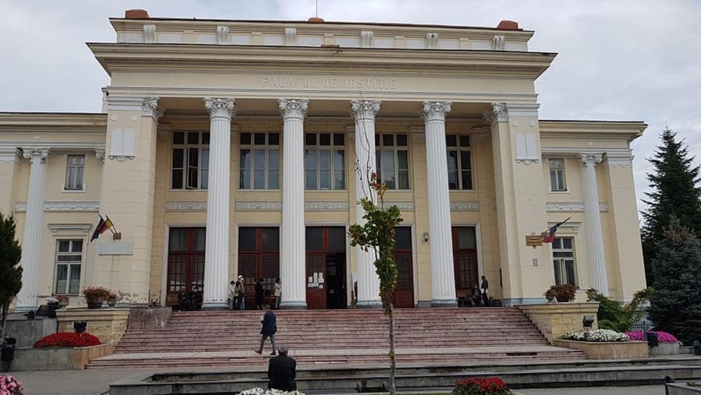 Judecator de la Tribunalul Vâlcea, acuzat de o grefieră că a agresat-o fizic și verbal. Sindicatul reacționează: „Grefierii nu sunt subordonați personali ai nimănui”