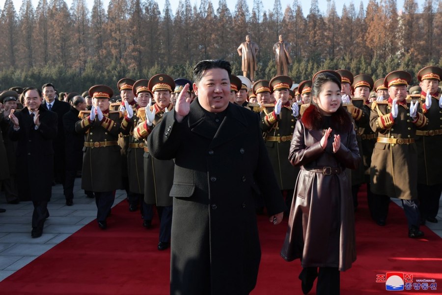 Kim Jong-un, la un pas să-și desemneze fiica drept succesoare. Indicii că tânăra are deja un rol în decizii