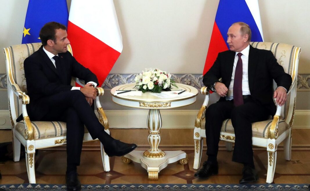 Kremlinul afirmă că Rusia este gata să reia dialogul cu Franţa la nivel prezidenţial