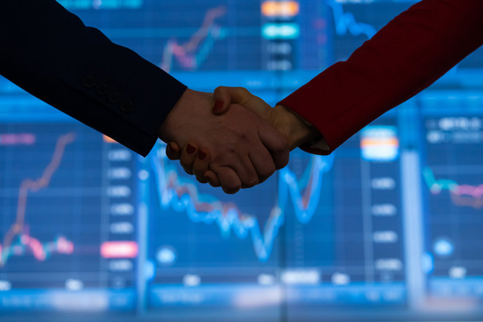 La Electroalfa, retailul explodează: ZF prezintă cum un broker le permite clienţilor să subscrie de 5 ori mai mult decât au în cont, cu comision de 0,45%. Acum, la 1.000 de acţiuni subscrise, un investitor va primi 17