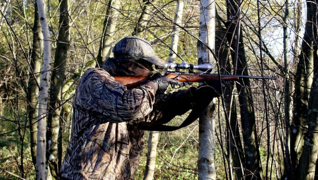 „Lunetiști de weekend” în Sarajevo: Italia interoghează un prim suspect, care ar fi plătit bani pentru a ucide civili în timpul războiului din Bosnia