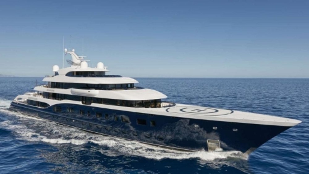 Magnatul francez Bernard Arnault își face iaht de 145 de metri. Patronul echipei Paris FC are o avere de 200 de miliarde de dolari