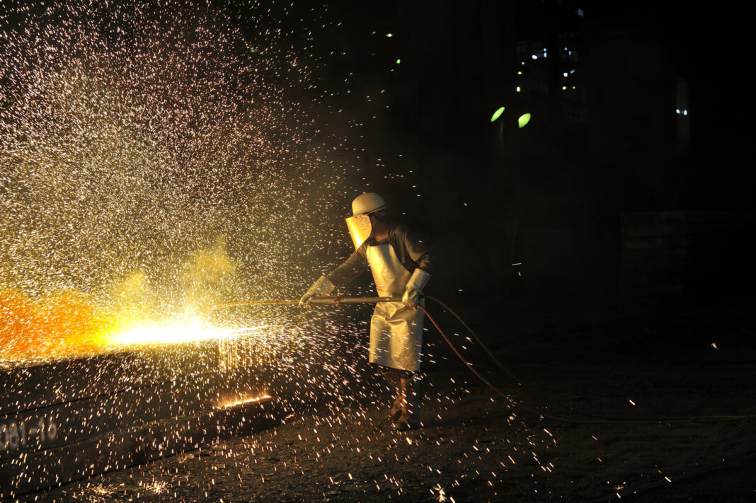 Mediul de afaceri din Europa cere revizuirea pieţei certificatelor de poluare, în valoare de miliarde de euro, pentru a sprijini mai bine industria