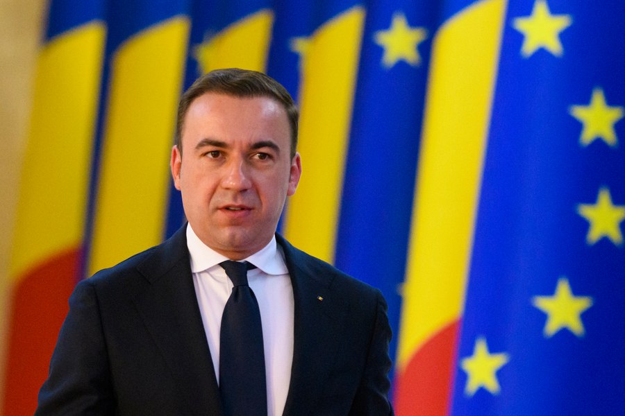Ministrul Bogdan Ivan, adus în Parlament pentru a explica criza apei din Argeș