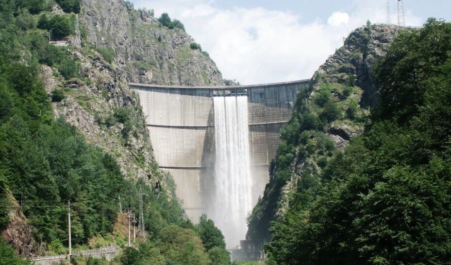 Ministrul Energiei, chemat de USR în parlament să dea explicații despre criza apei potabile din Argeș / Zeci de mii de oameni afectați, din noiembrie, după golirea lacului Vidraru