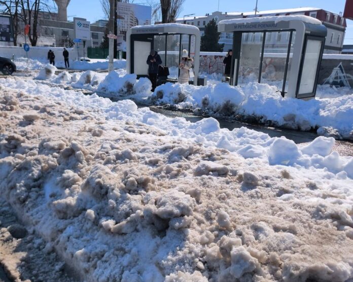 Ministrul Mediului: zăpada murdară din București reflectă nivelul real al poluării