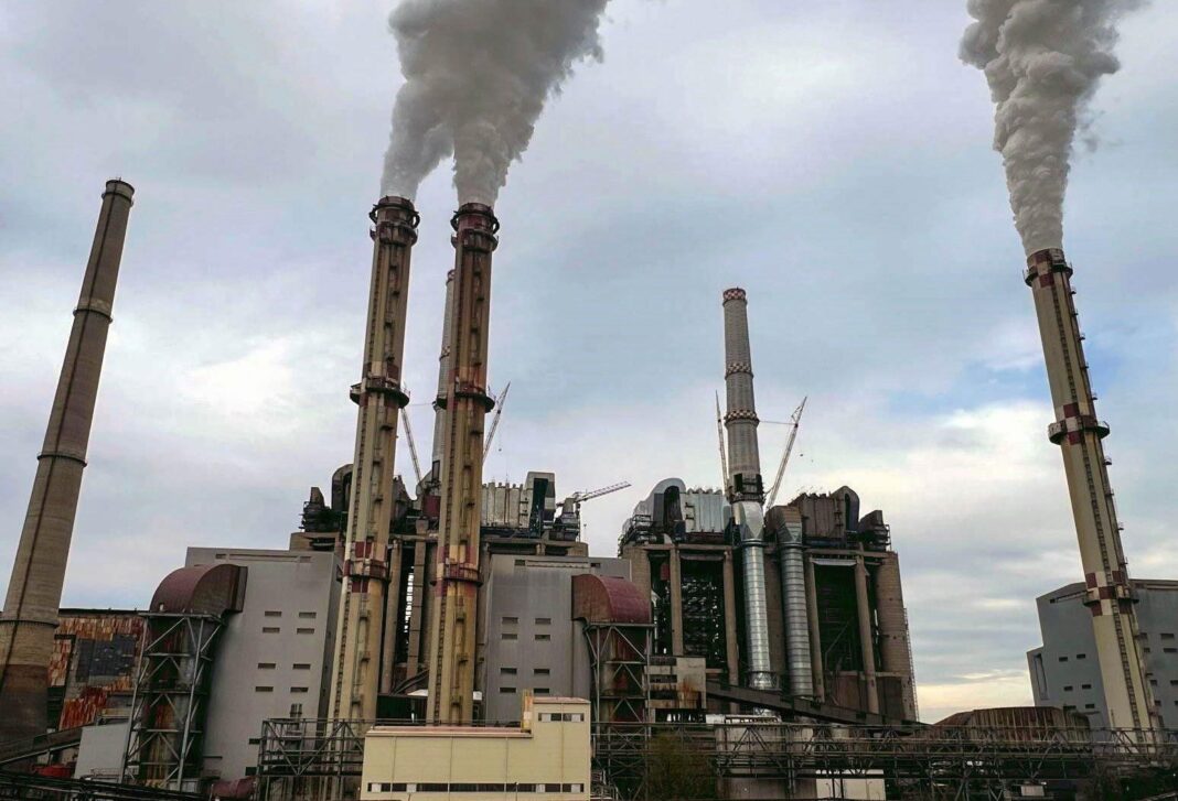 NEWS.ro: Activitatea minei Rovinari, afectată de o alunecare de teren produsă din cauza precipitaţiilor abundente din ultimele zile/ Nu s-au înregistrat victime/ Producţia de cărbune, afectată cu aproximativ 2.000 de tone