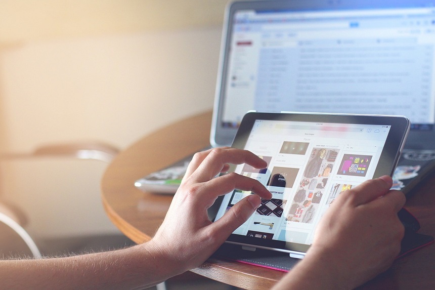 NEWS.ro: Asociaţia Română a Magazinelor Online: În 2025, aproximativ 80 de milioane de colete non-UE au avut România ca destinaţie finală, dintre care sub 10% au aterizat direct pe teritoriul naţional