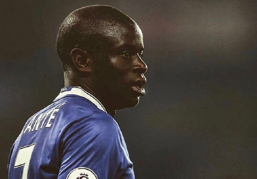 NEWS.ro: Atacantul N'Golo Kante, întâmpinat de sute de fani la sosirea la Istanbul pentru transferul la Fenerbahce - VIDEO