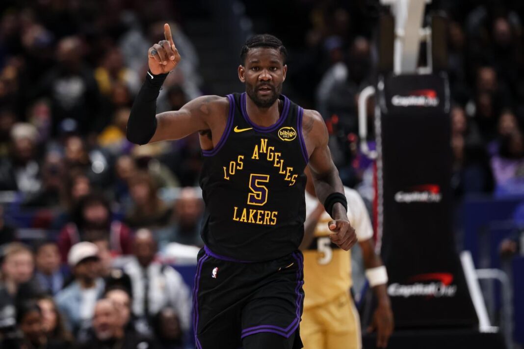 NEWS.ro: Baschet: Deandre Ayton (LA Lakers) a fost reţinut la aeroportul din Bahamas, fiind suspectat de posesie de marijuana