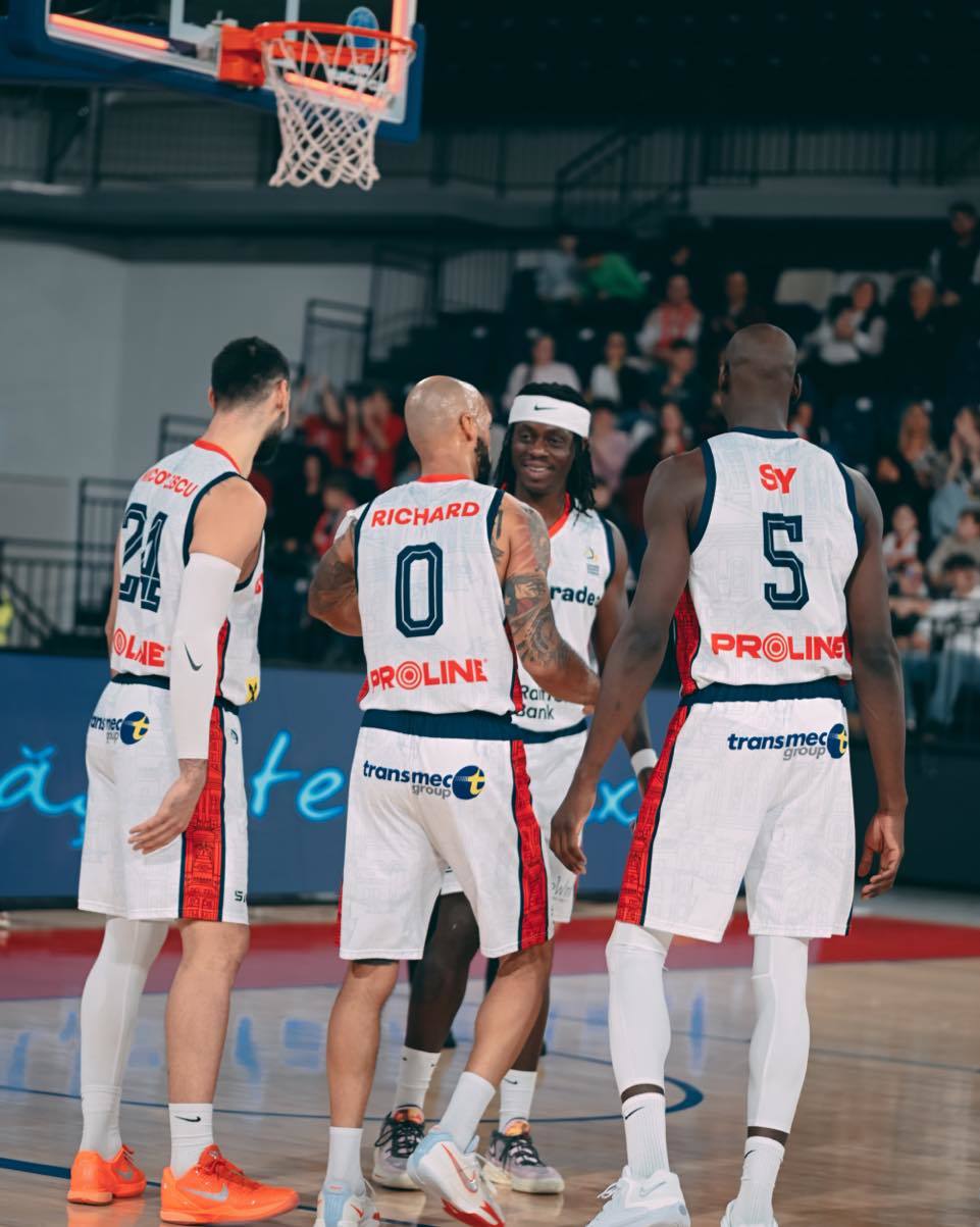 NEWS.ro: Baschet masculin: CSM Oradea, victorie de moral în FIBA Europe Cup cu liderul Pallacanestro Reggiana