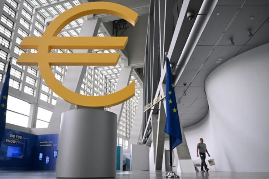 NEWS.ro: BCE aplică cea mai mare amendă din istoria sa, de 12,2 mil. €, Băncii americane JP Morgan