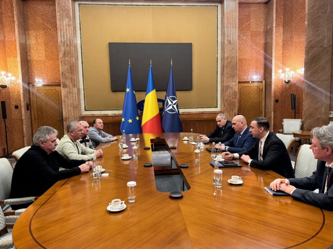 NEWS.ro: Bogdan Ivan: Astăzi am propus, în şedinţa de Guvern, Memorandumul privind menţinerea tichetelor de masă pentru toţi angajaţii Complexului Energetic Oltenia. Va fi supus aprobării marţi şi imediat după sumele vor fi încărcate pe cardurile de tichete