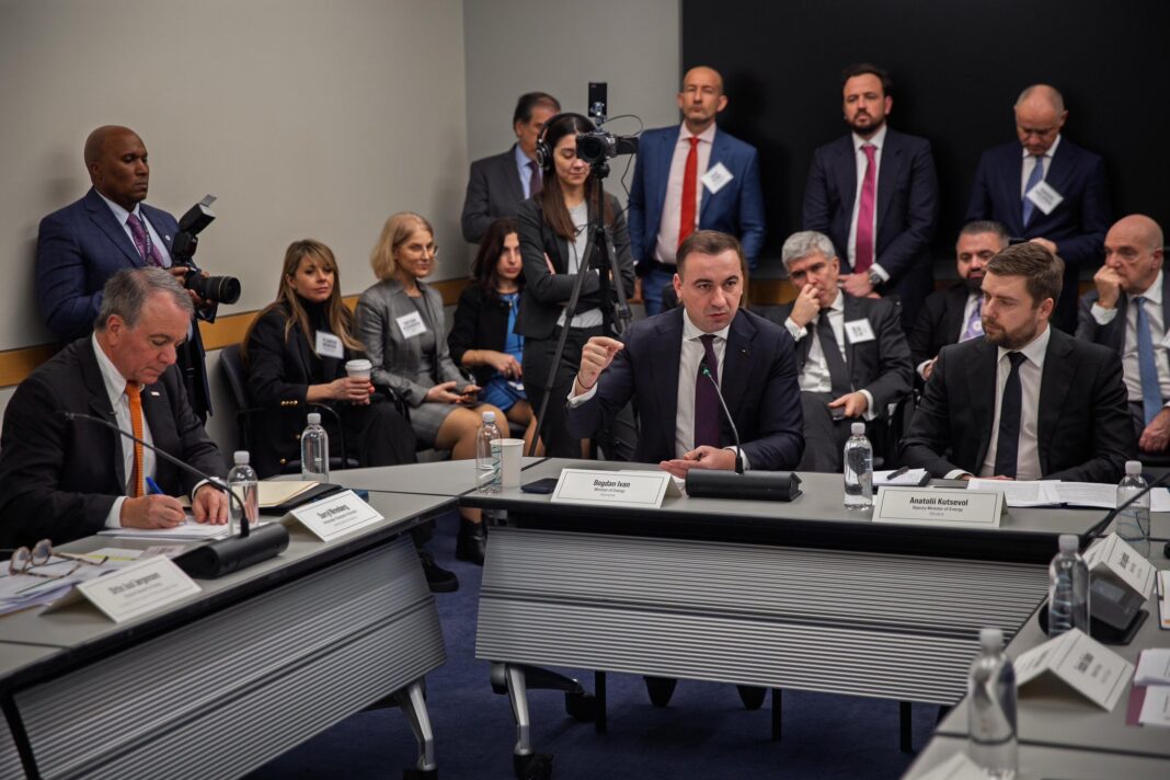 NEWS.ro: Bogdan Ivan, vizită la Washington: Obiectivul e clar: mai multă energie în bandă pentru România, investiţii în infrastructură strategică, proiecte nucleare duse la capăt, transformarea parteneriatului cu SUA în finanţare, tehnologie şi execuţie accelerată