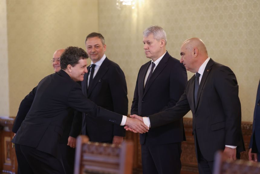 NEWS.ro: Bolojan spune că preşedintele, dacă va considera necesar, va putea să prezinte raportul privind anularea alegerilor: Nu am niciun fel de problemă pe tema asta şi va fi decizia domnului preşedinte. Guvernul nu are o competenţă în acest domeniu