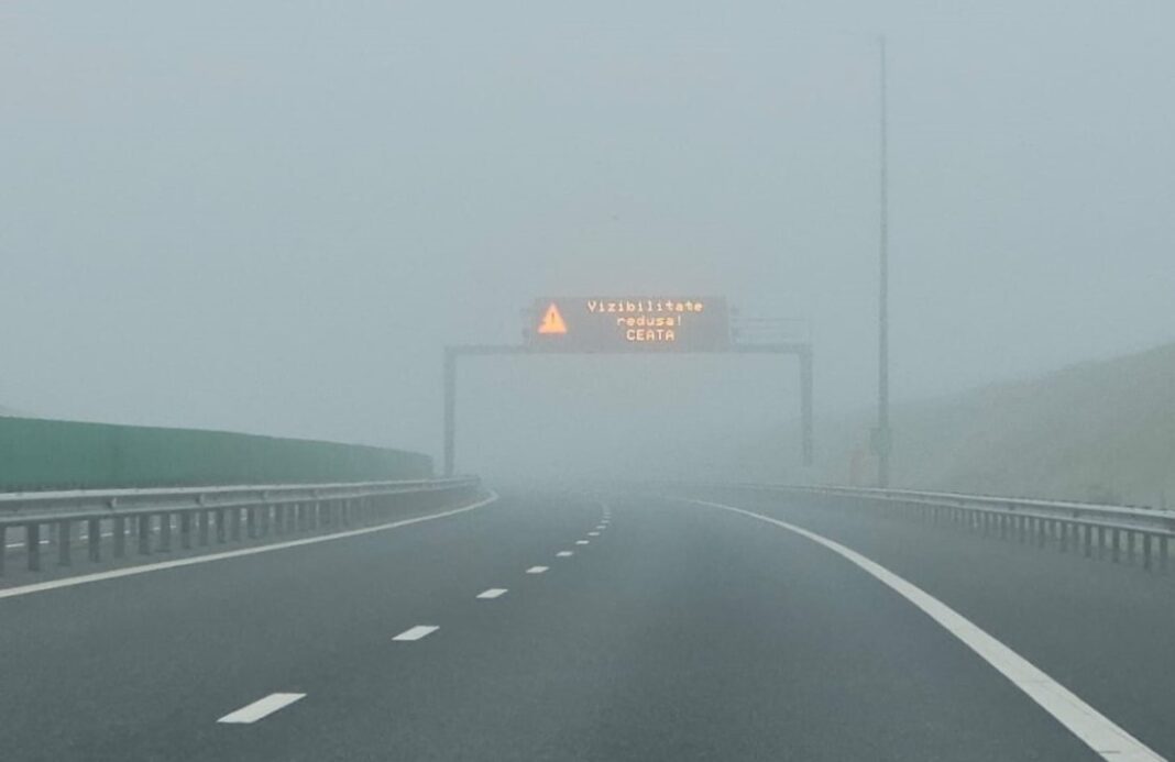 NEWS.ro: Ceaţa reduce vizibilitatea în trafic, pe drumuri din judeţele Bacău, Botoşani, Buzău, Galaţi, Iaşi, Neamţ, Suceava şi Vrancea şi pe un tronson al autostrăzii A7 Ploieşti-Adjud