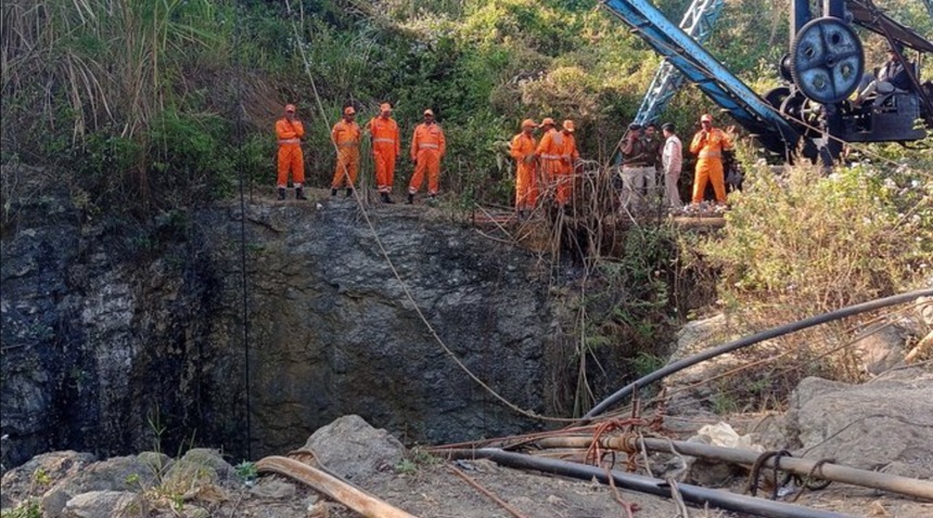 NEWS.ro: Cel puţin 18 morţi în nord-estul Indiei, într-o explozie într-o mină clandestină de cărbune