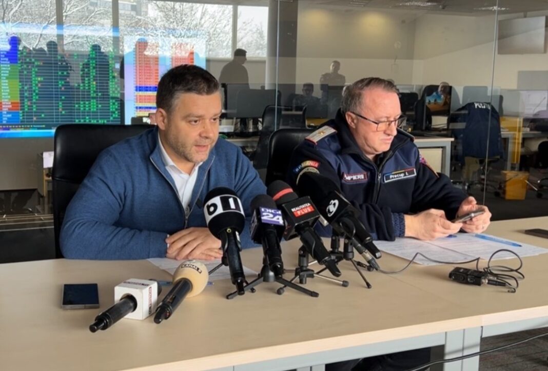 NEWS.ro: Ciprian Ciucu: Nu există artere principale blocate, se circulă în condiţii de iarnă, dar Capitala nu e paralizată/ Fac un apel către populaţie să nu iasă din casă dacă nu e neapărat nevoie şi să nu folosească maşina personală