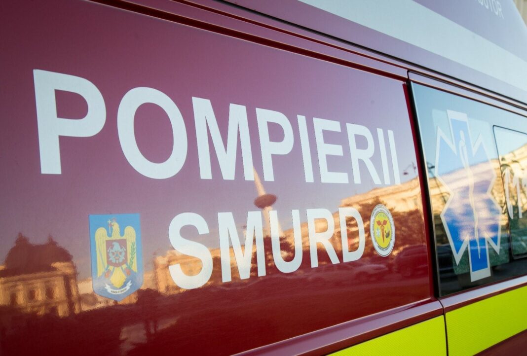 NEWS.ro: Cluj: Un bărbat, rănit după ce o autoutilitară şi un TIR s-au ciocnit, pe DN 1, la Vâlcele/ Traficul, blocat pe un sens