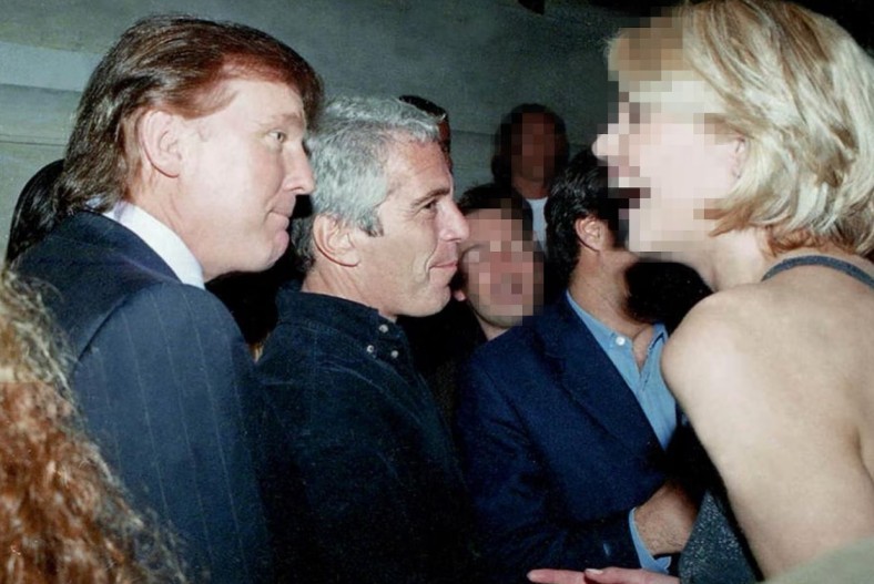 NEWS.ro: CNN: Zeci de documente FBI par să lipsească din dosarele Epstein, inclusiv interviuri cu o femeie care îl acuză pe Trump că a agresat-o sexual în urmă cu zeci de ani