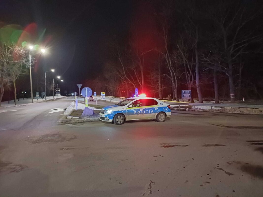 NEWS.ro: COD GALBEN DE NINSORI ŞI VISCOL - Brăila - Restricţii temporare de circulaţie pe două sectoare de drum naţional / Drumul judeţean Victoria - Bărăganu este blocat din cauza sulurilor de zăpadă - FOTO