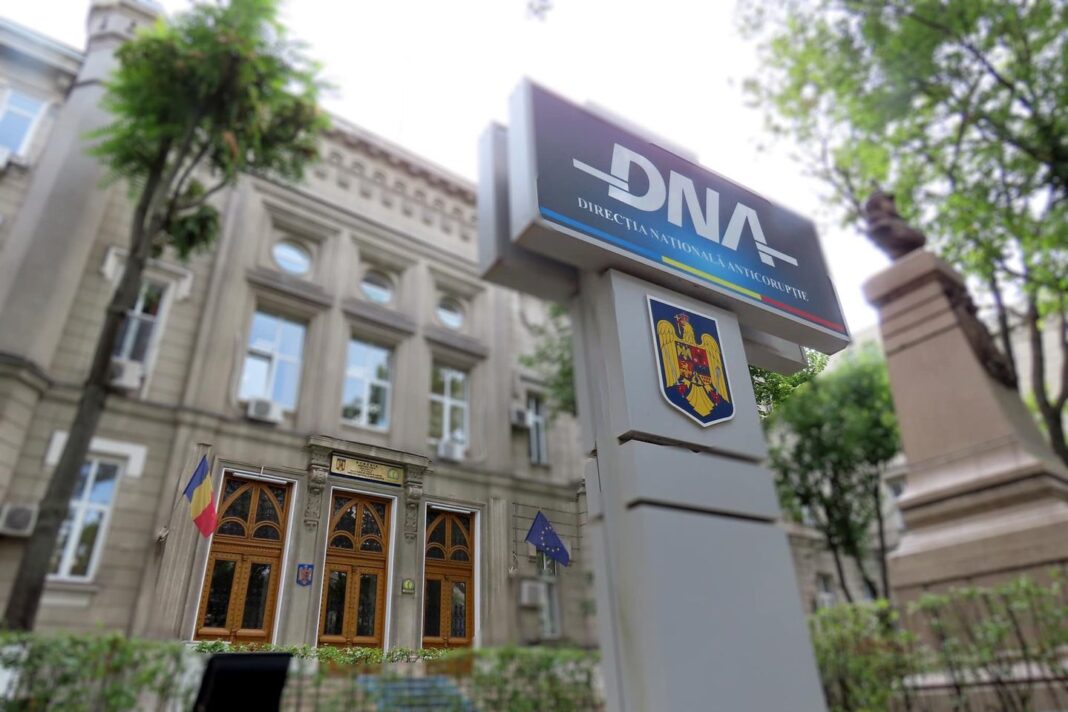 NEWS.ro: Directorul general al Grup Feroviar Român, Cristian Rădulescu, pus de DNA sub control judiciar pe cauţiune pentru dare de mită/ El i-ar fi promis 500.000 de euro unui practician în insolvenţă care se ocupa de concordatul firmei