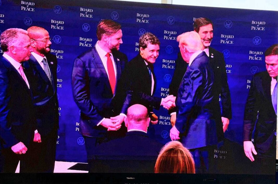 NEWS.ro: Donald Trump l-a salutat pe Nicuşor Dan ca pe „premierul” României şi a spus că poporul român este „fantastic”