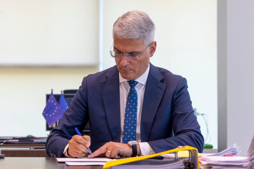 NEWS.ro: Dragoş Pîslaru despre situaţia de la CCR: E absolut inacceptabilă tergiversarea. Justiţia nu poate fi capturată de un cerc de interese în jurul unei conduceri despre care există investigaţii în media care sugerează despotism şi partizanat politic