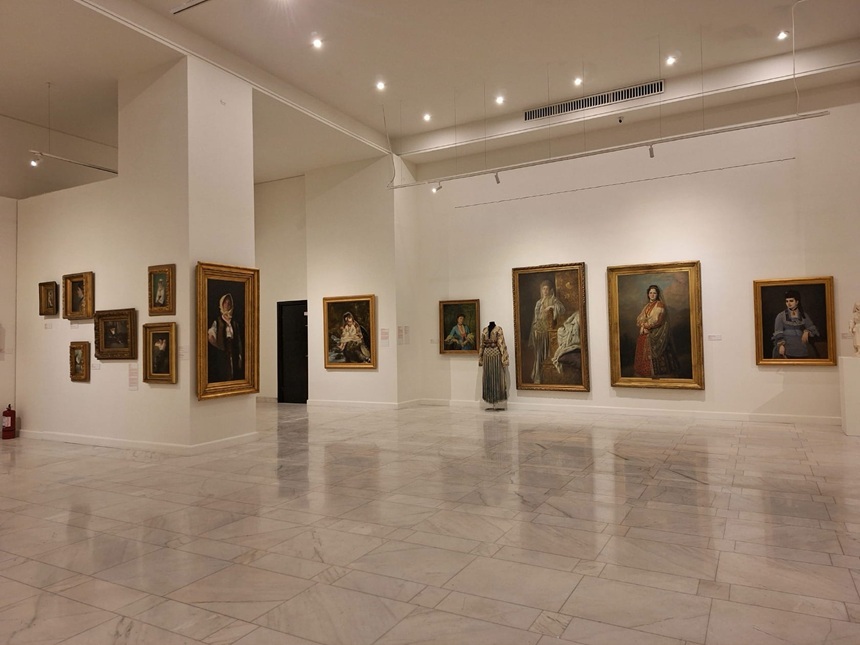 NEWS.ro: Expoziţia dedicată portului popular la Muzeul Naţional de Artă al României a fost prelungită cu încă o lună